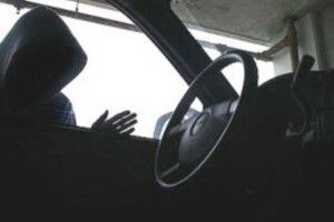 У Луцьку поліцейські розкрили крадіжку з автомобіля