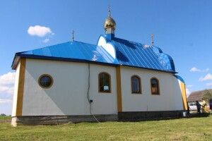 На Волині селяни розширили каплицю, щоб мати храм