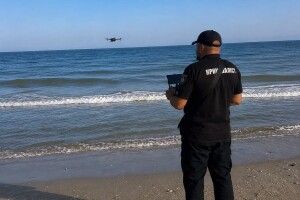 Хвиля накрила на очах у сестри: на Одещині у морі зник 14-річний хлопець