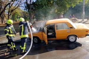 На Волині посеред дня горів автомобіль