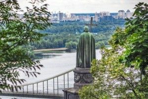 Щоб Церква тут стала Єдина Свята...
