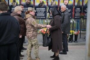 У громаді на Волині вручили нагороди Захисникам та родині полеглого воїна 