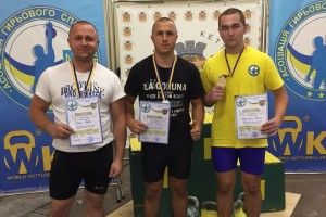 На Всеукраїнських змаганнях із гирьового спорту аж чотири медалі дісталися горохівчанам