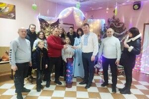 Волиняни зібрали 16 тисяч на ремонт автівки бойових медиків