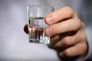 Суд оштрафував продавчиню сурогатного алкоголю