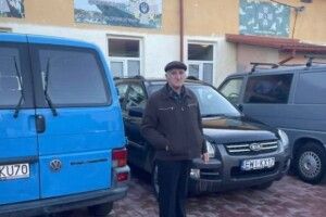 Батько загиблого Героя зі Львівщини придбав для українських воїнів три авто