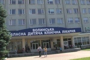 Двоє підлітків, які на Волині на мотоциклі влетіли в паркан, – досі в лікарні, один – у важкому стані
