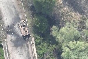 Українські десантники спалили чергову партію техніки рашистів (Фото)
