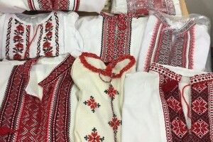 Волинська громада подарувала дітям зони АТО 8 вишиванок