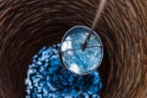 Що зробити, аби вода не втікала з волинських колодязів і ставків?