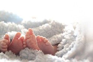 На Львівщині народилися унікальні двійнята: дівчинка – вдома, хлопчик – в пологовому