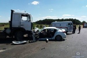 На Херсонщині «Mazda» влетіла в «МАЗ»: загинули двоє дітей...
