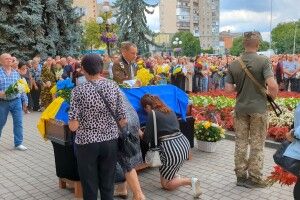 Ковель попрощався із бойовим медиком Віталієм Кухарчуком