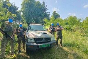 На Волині громада купила РЕБ та автомобіль для захисників