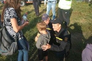Знайшли шестирічного хлопчика, який вчора загубився у лісі, збираючи з батьками бузину