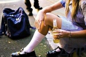 Семикласниця з Іваничів пила алкоголь і курила – та все знімала  на камеру