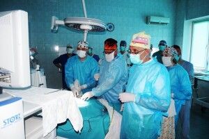 Волинські хірурги провели складну операцію 10-денній дитині (Фото 18+)
