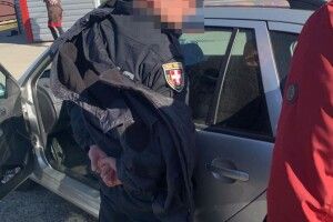 Відоме ім'я поліцейського, який розповсюджував наркотики в Луцьку (Фото)