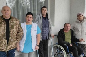 На Волині вдови та рідні загиблих на війні захисників зворушливо привітали воїнів у госпіталі