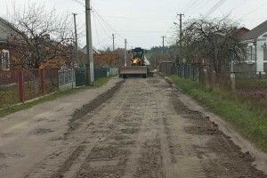 У громаді на Волині прогрейдерували дороги (Фото)