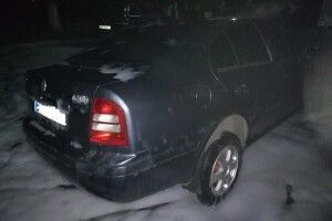 На Рівненщині серед ночі згорів легковик (Фото)