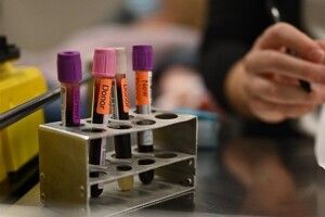 Людині перелили штучну кров