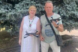 Волинянка втретє за власні кошти придбала безпілотники для захисників