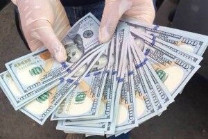 В Україні стрімко росте долар: що буде з валютою у перший тиждень літа  