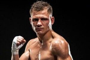 Український боксер вийшов у рингу в образі Зеленого Халка – і переміг! (Відео)
