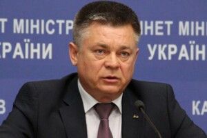В Україні заарештували 645 вагонів, що належать родині ексміністра оборони