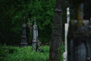 У Польщі українець осквернив могили на цвинтарі (Фото)