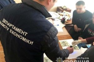 На Рівненщині злапали сільського голову-хабарюгу (фото)