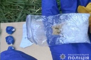 Поблизу Луцька спіймали на гарячому торговця психотропами