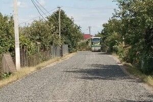 У селі Заріччя Володимир-Волинського району ремонтують дорогу