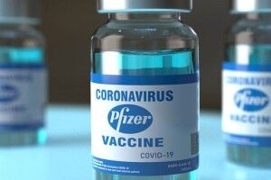 В одній із приватних лікарень Києва торгували вакциною Pfizer