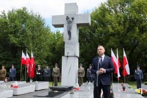 Зеленський у роковини Волинської трагедії вніс до Ради законопроєкт про надання полякам особливого статусу в Україні