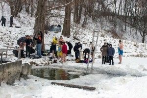 Садовий заборонив купатися на Водохреще