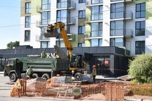 У Луцьку ремонтують аварійну ділянку тепломережі
