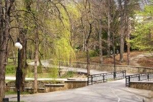 Кабмін заборонив українцям гуляти в парках та скверах, а також запровадив низку інших жорстких карантинних заходів