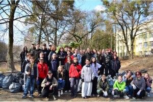 У Луцьку гуртом рятували прибережну зону Сапалаївки