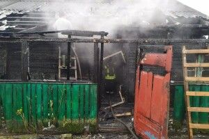 На Волині вогнеборці врятували чоловіка під час пожежі