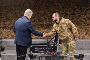 Порошенко закрив збір на бомбери Heavy Shot, оголошений Степаном Барною для бригади «Едельвейс»