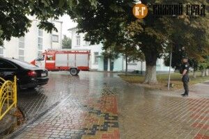 У Володимирі-Волинському  замінували міську раду. Усіх евакуйовано
