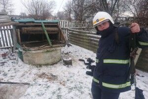 На Рівненщині чоловік впав у 45-метровий колодязь