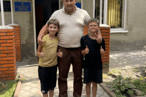 У Ківерцях двоє хлопчиків принесли в міськраду 2 тисячі гривень для ЗСУ 