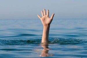 У Луцьку в Стиру ледь не потонула дівчинка