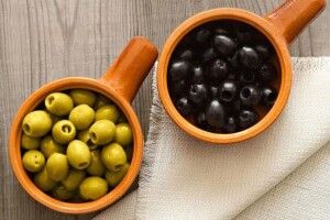 Оливки і маслини: в чому різниця?