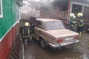 У Луцькому районі рятувальникам довелося гасити автівку