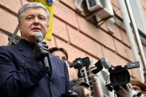 Financial Times: Союзники застерігають Зеленського від зведення політичних рахунків з Порошенком 