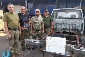 Четверо добровольців поїхали на фронт ремонтувати техніку для Волинської бригади